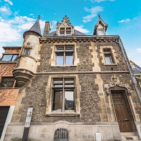Appartement Tournelles VUE CATHEDRALE-Maison du XVIe siècle classé à Reims Extérieur photo