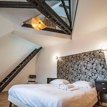 Appartement Tournelles VUE CATHEDRALE-Maison du XVIe siècle classé à Reims Extérieur photo