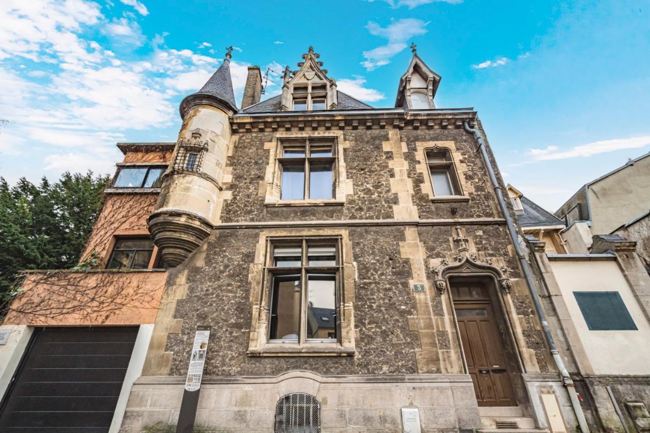 Appartement Tournelles VUE CATHEDRALE-Maison du XVIe siècle classé à Reims Extérieur photo