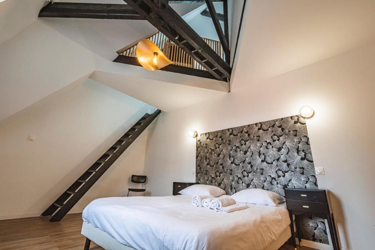 Appartement Tournelles VUE CATHEDRALE-Maison du XVIe siècle classé à Reims Extérieur photo