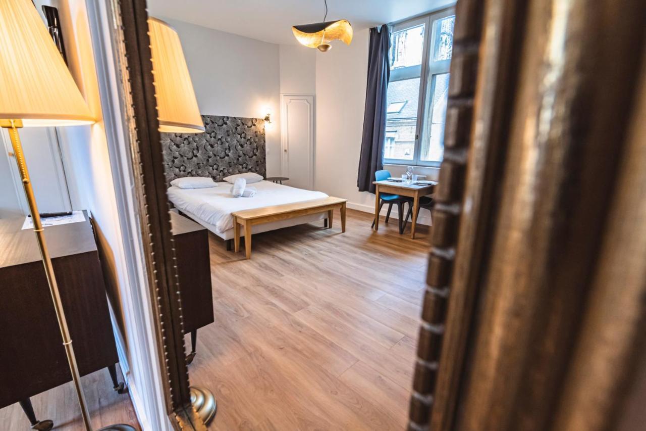 Appartement Tournelles VUE CATHEDRALE-Maison du XVIe siècle classé à Reims Extérieur photo