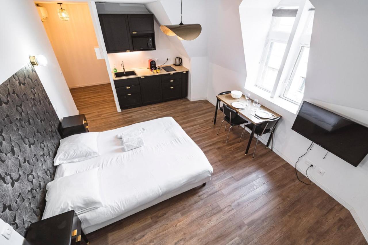 Appartement Tournelles VUE CATHEDRALE-Maison du XVIe siècle classé à Reims Extérieur photo