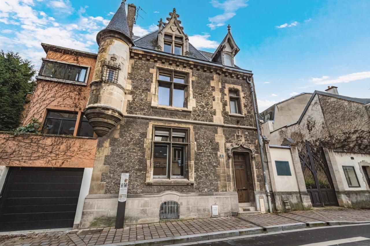 Appartement Tournelles VUE CATHEDRALE-Maison du XVIe siècle classé à Reims Extérieur photo