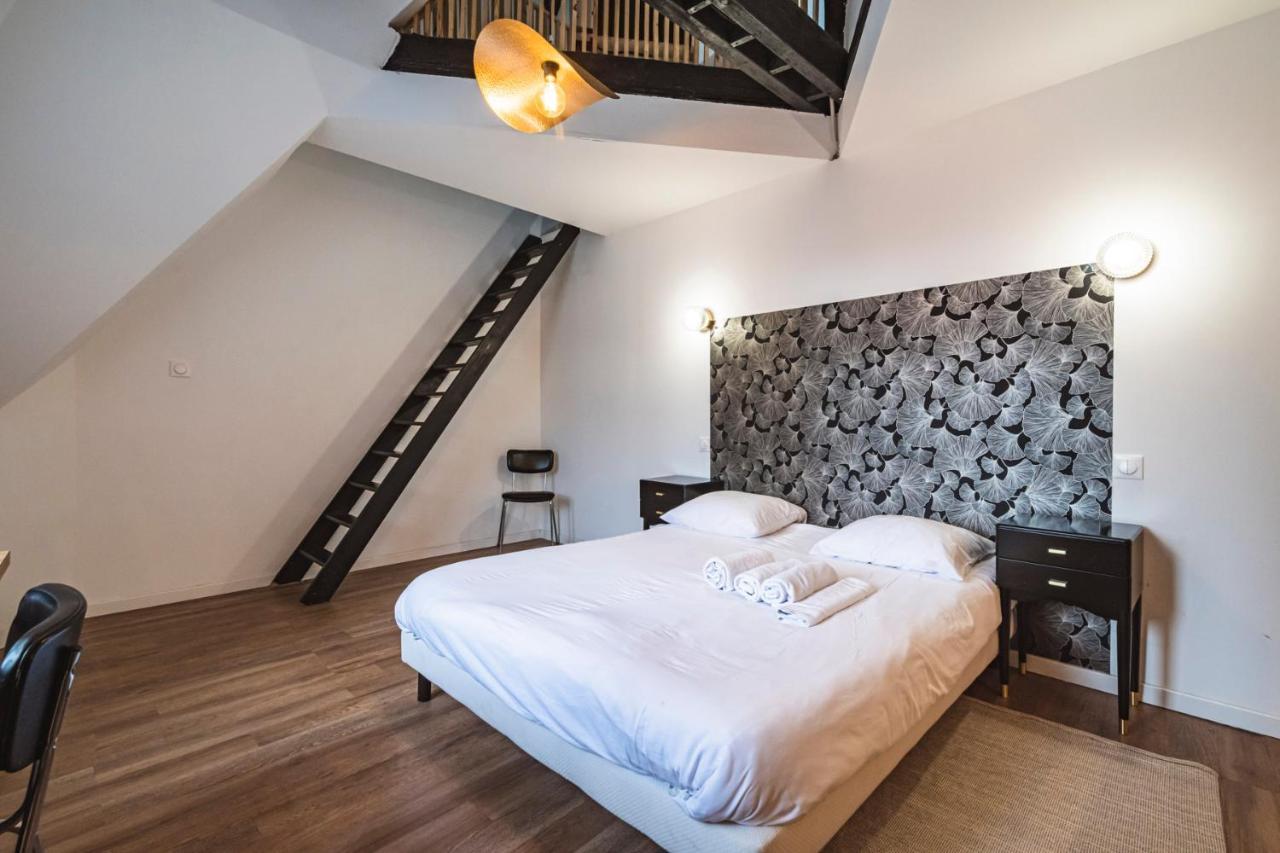 Appartement Tournelles VUE CATHEDRALE-Maison du XVIe siècle classé à Reims Extérieur photo